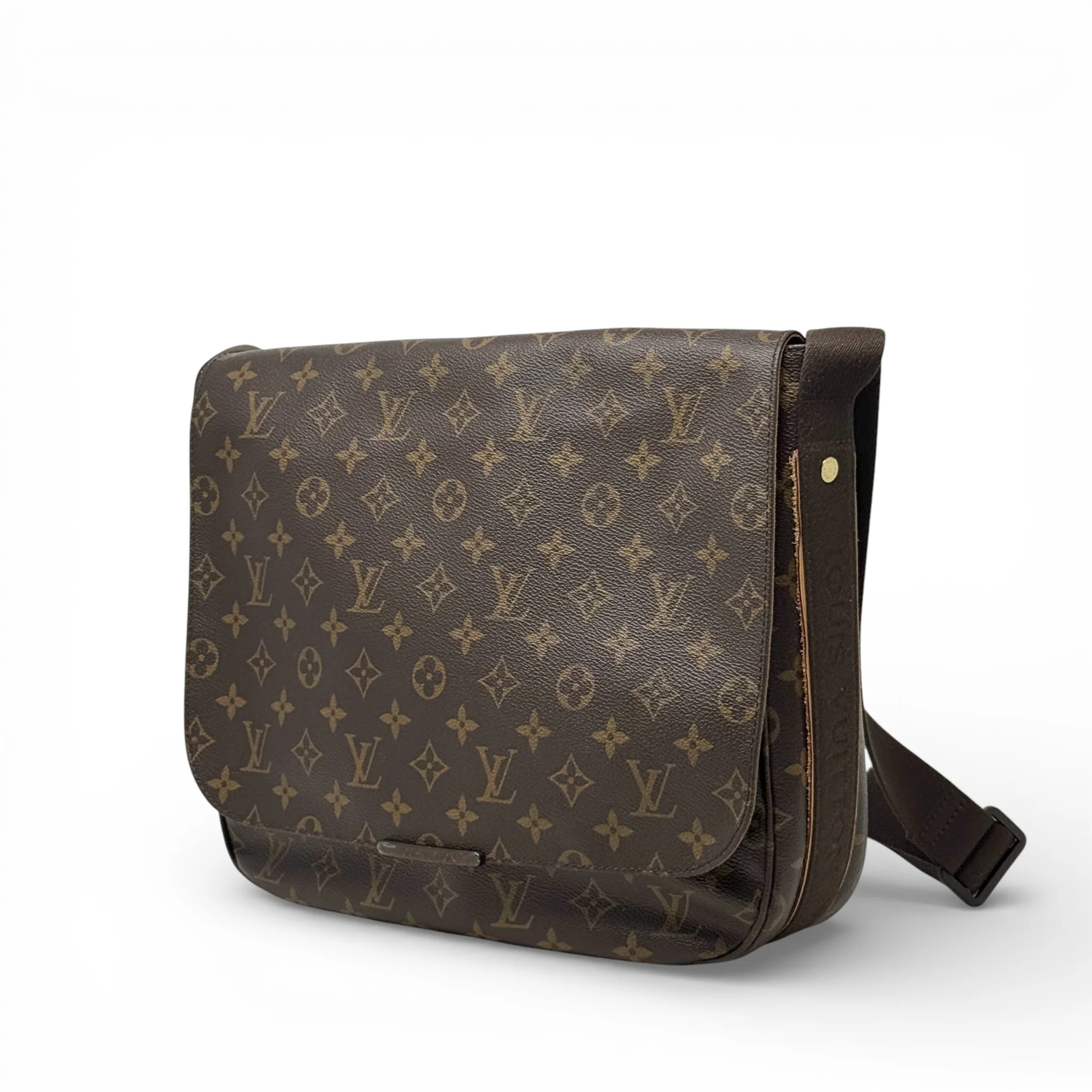 Louis Vuitton Monogram Beaubourg Messenger MM - Image 2