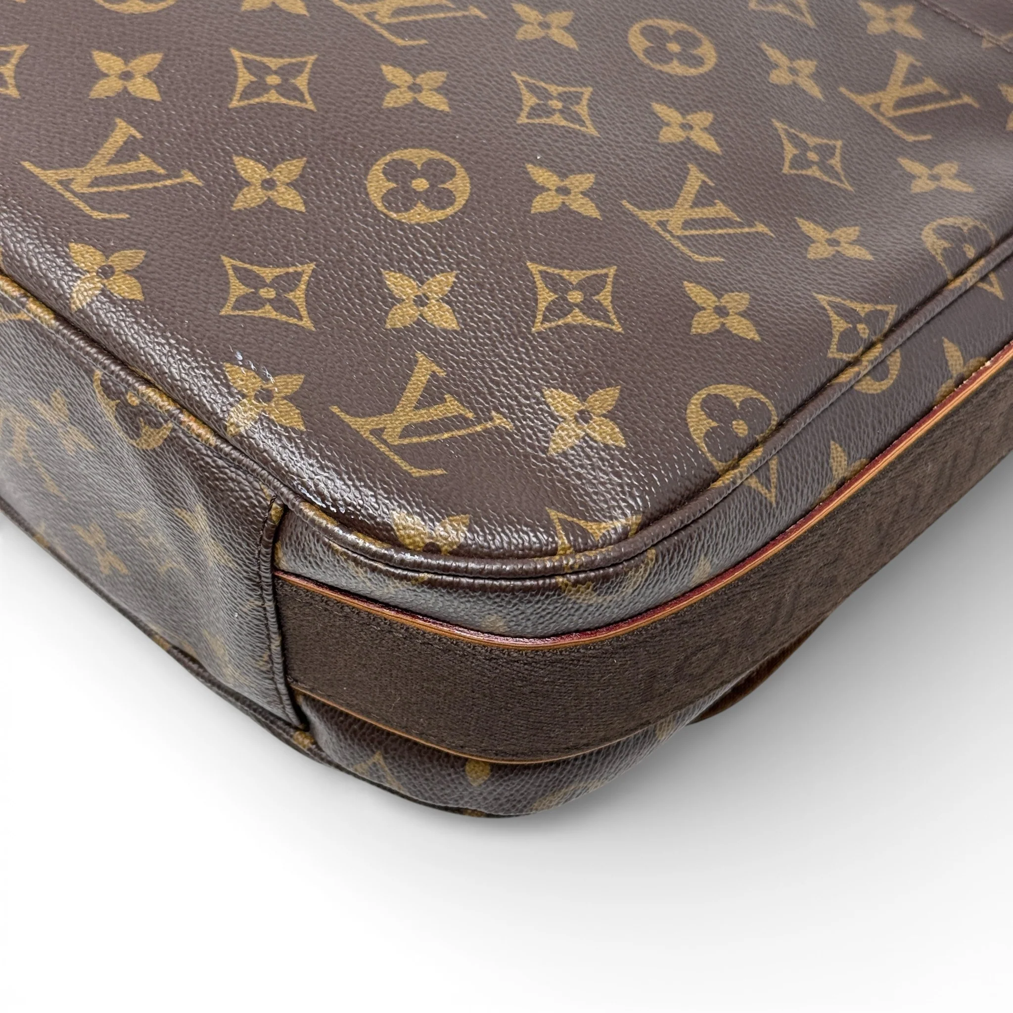 Louis Vuitton Monogram Beaubourg Messenger MM - Image 8