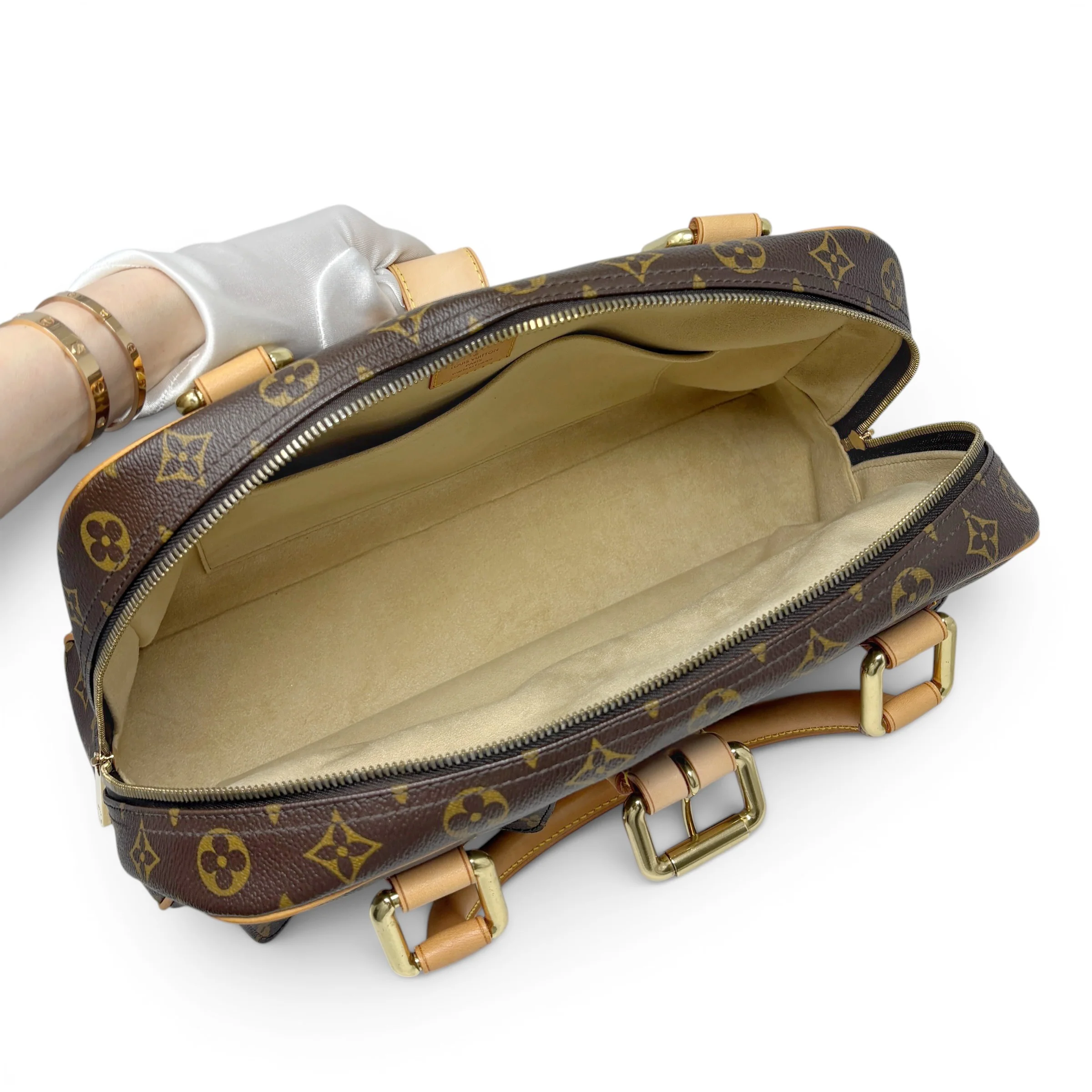 Louis Vuitton Monogram Manhattan Bag - Image 7