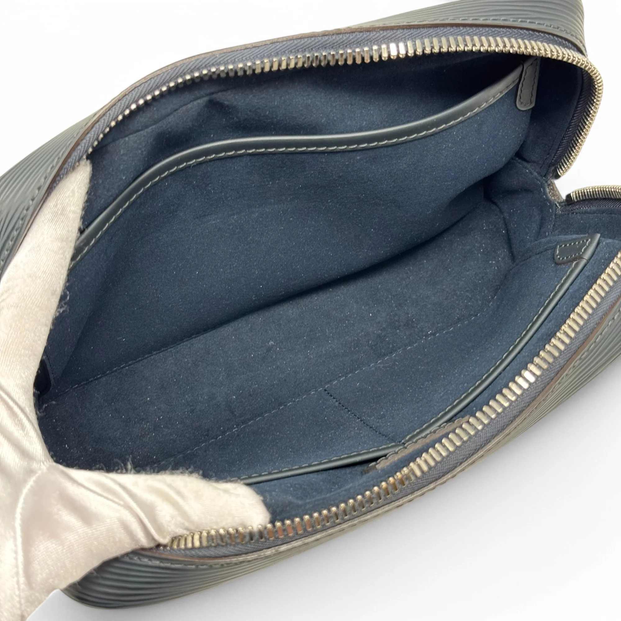 Louis Vuitton Navy Epi Kasai Clutch - Image 10