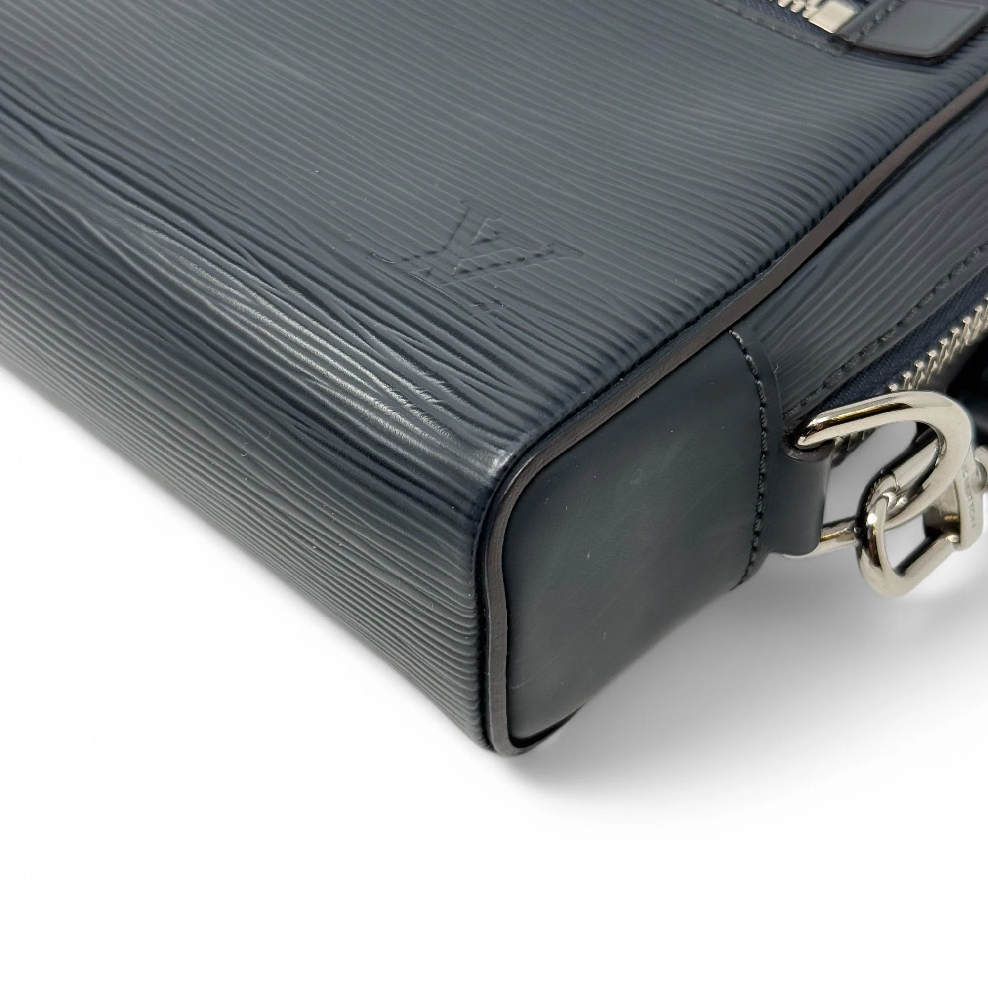 Louis Vuitton Navy Epi Kasai Clutch - Image 6