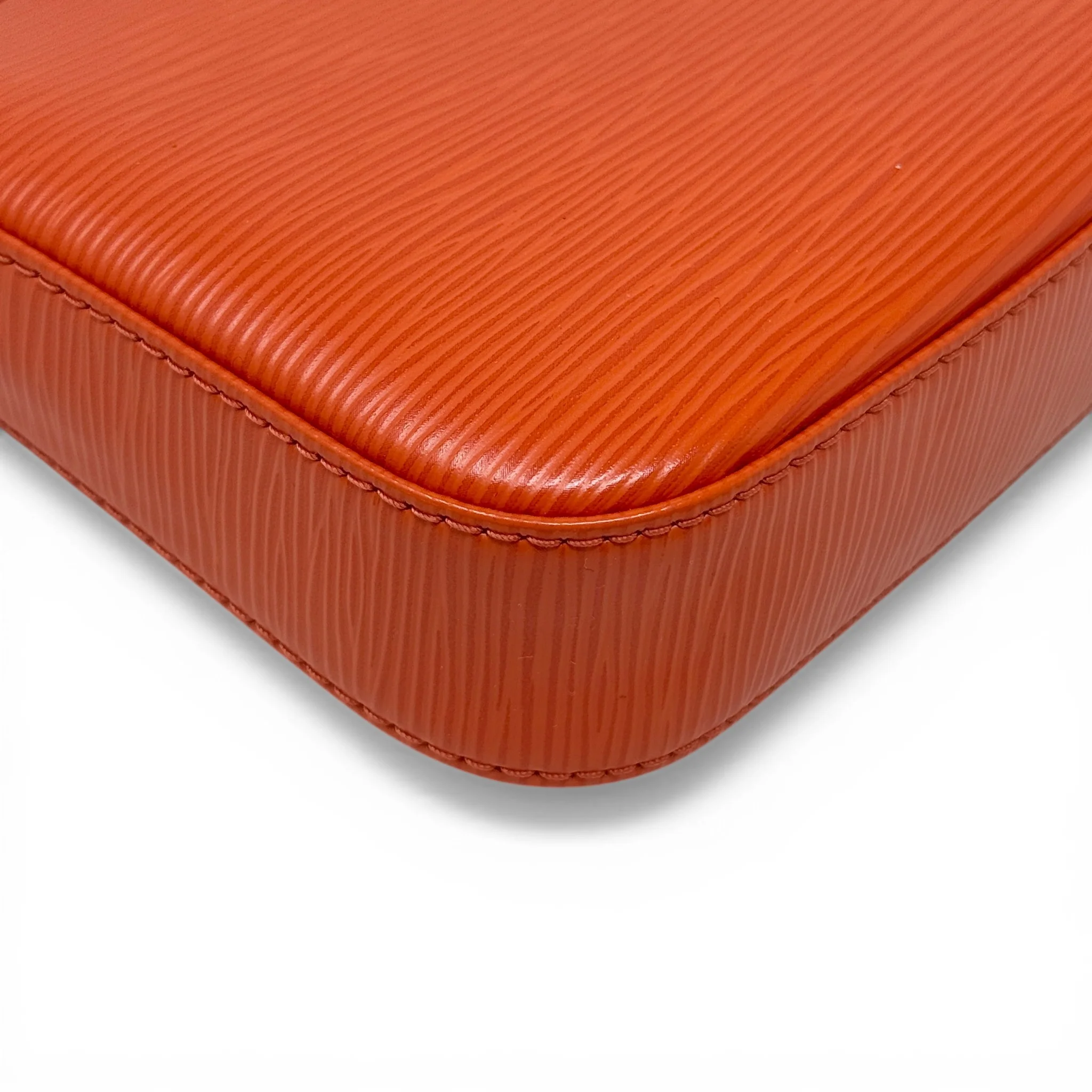 Louis Vuitton Orange Poppy Epi Pochette - Image 9