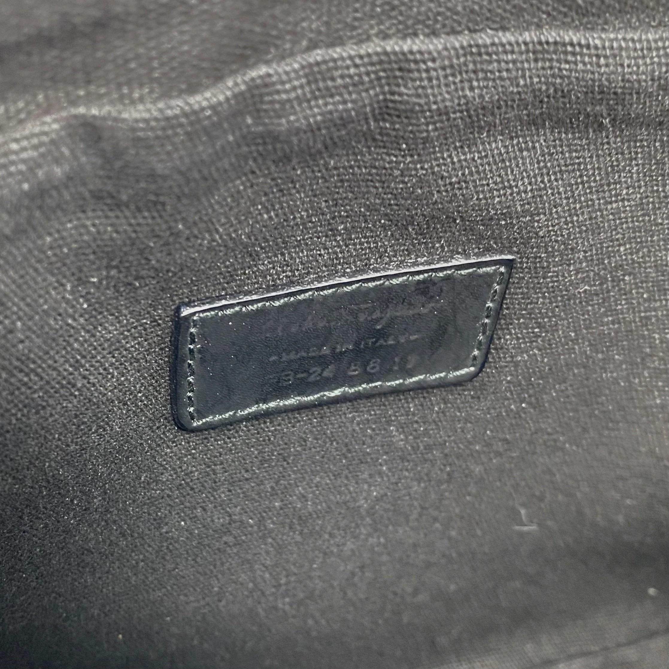Ferragamo Black Toiletry Pouch - Image 7
