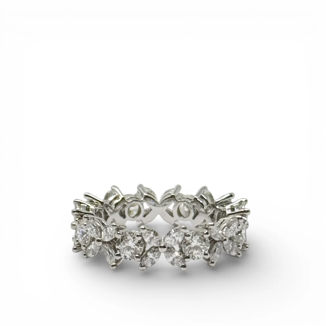 Tiffany & Co. Platinum Victoria Alternating Diamond Ring - Image 3
