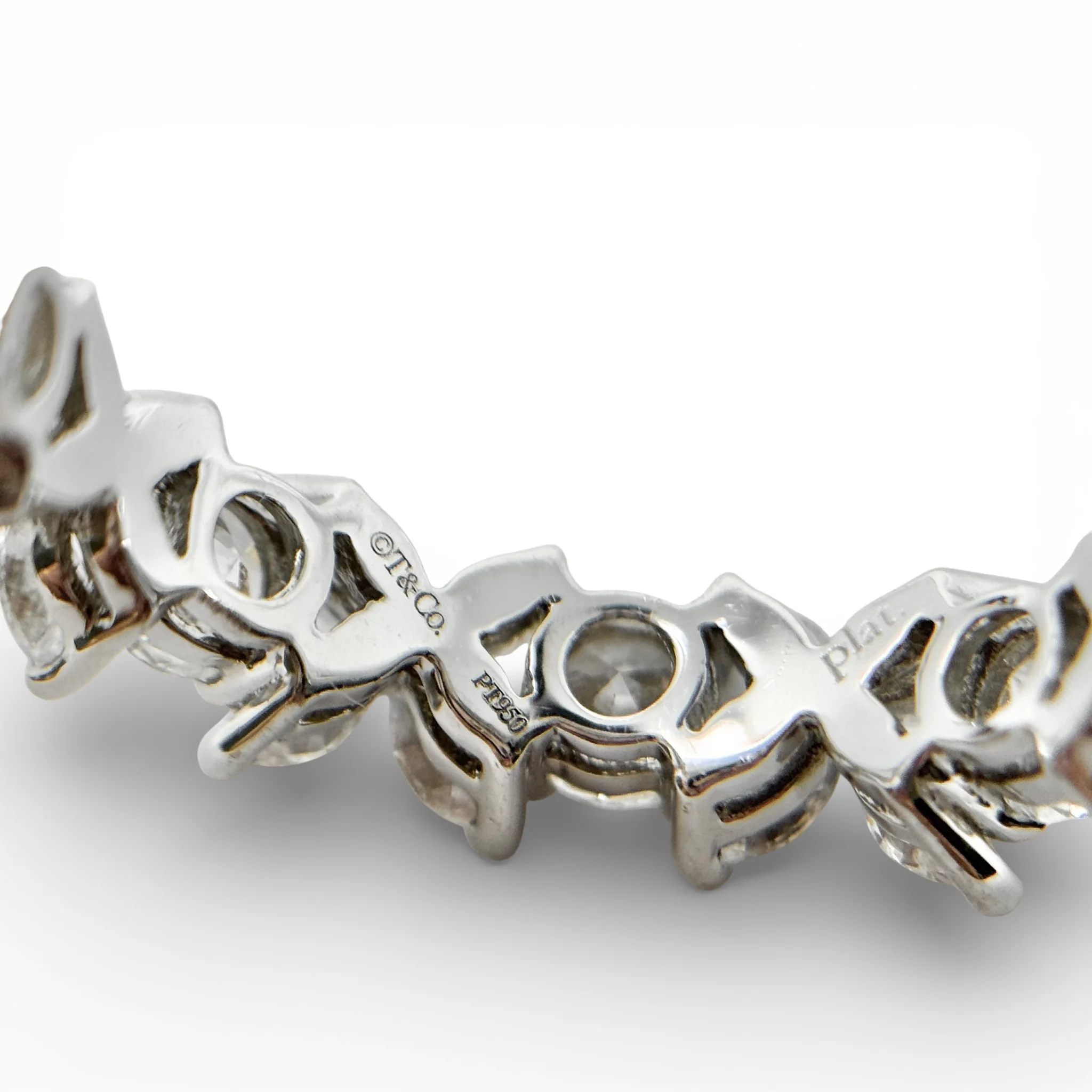 Tiffany & Co. Platinum Victoria Alternating Diamond Ring - Image 5