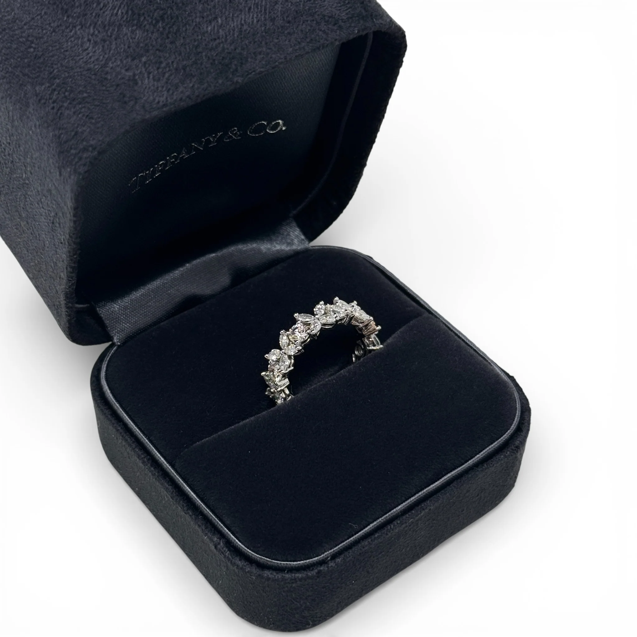 Tiffany & Co. Platinum Victoria Alternating Diamond Ring - Image 7