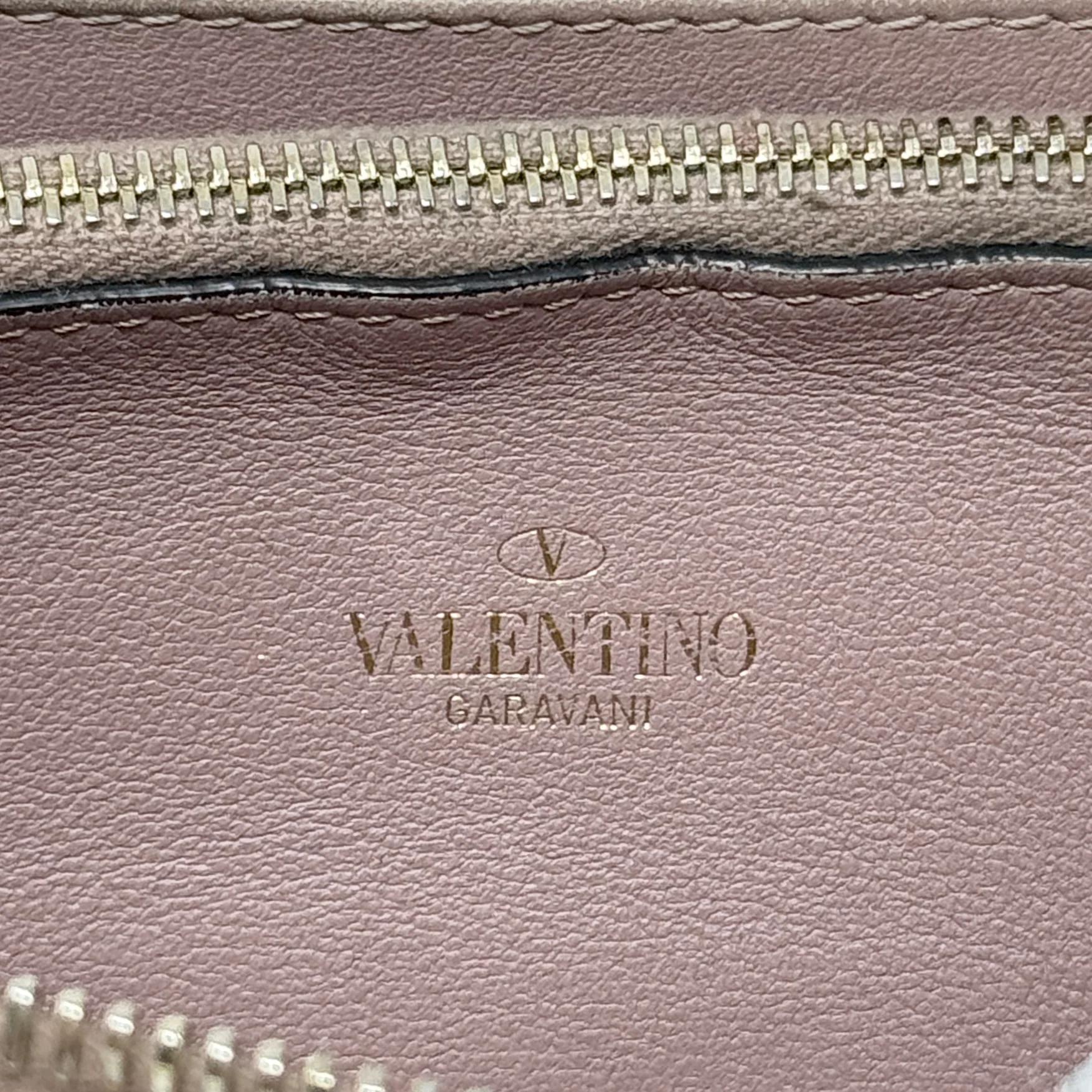 Valentino Nude Rockstud Zip Wallet - Image 10