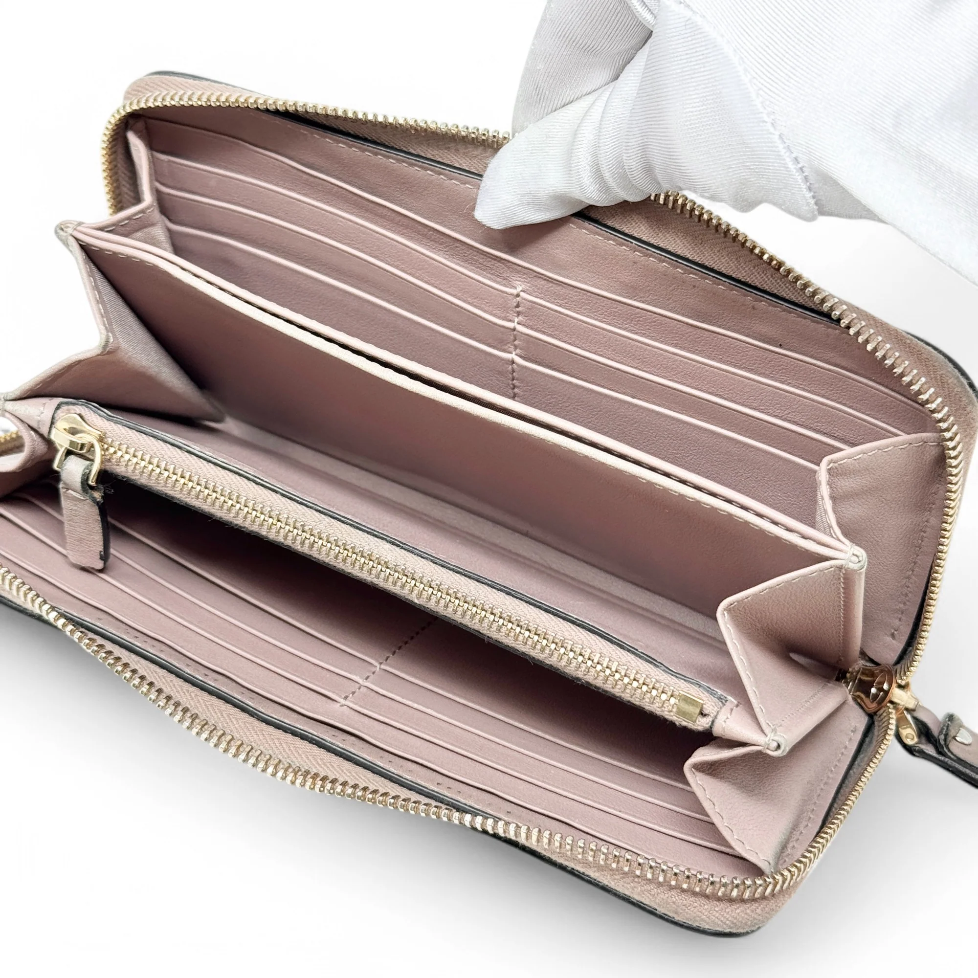 Valentino Nude Rockstud Zip Wallet - Image 9